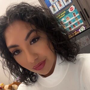 Meet your Posher, Laura